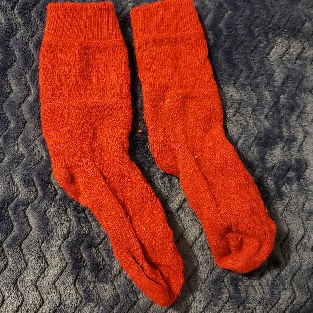 Womens medium red smartwool cable knit socks